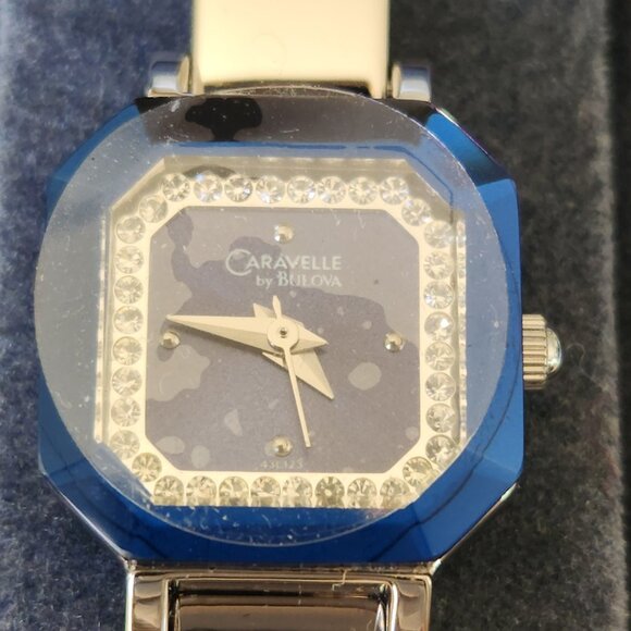 Caravelle by Bulova Octagonal Crystal Women Watch New Battery - Picture 2 of 6